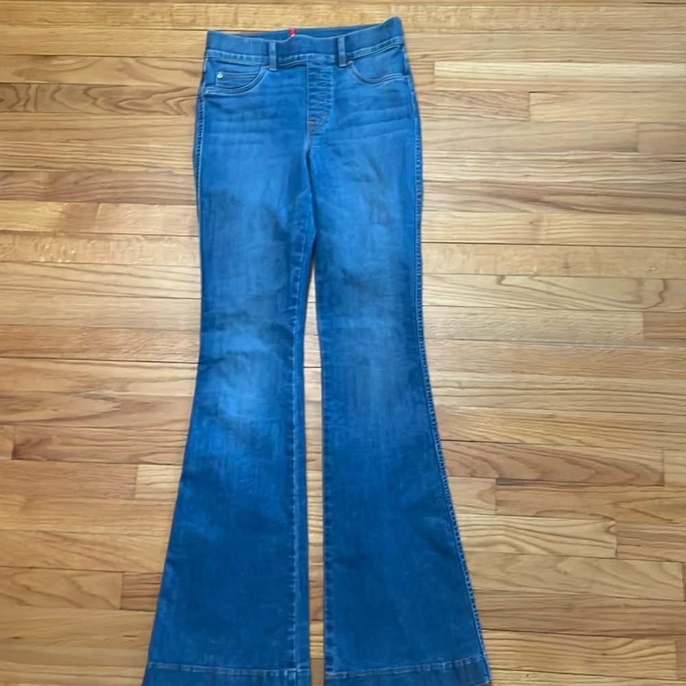 SPANX Womens High Rise Flare Pull On Jeans in Vintage Indigo Wash Size S/35”L